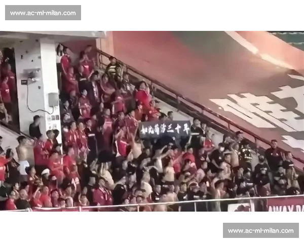 成都球迷 苟活 30 年 争议升级！从横幅到涂鸦，地域对立何时休？