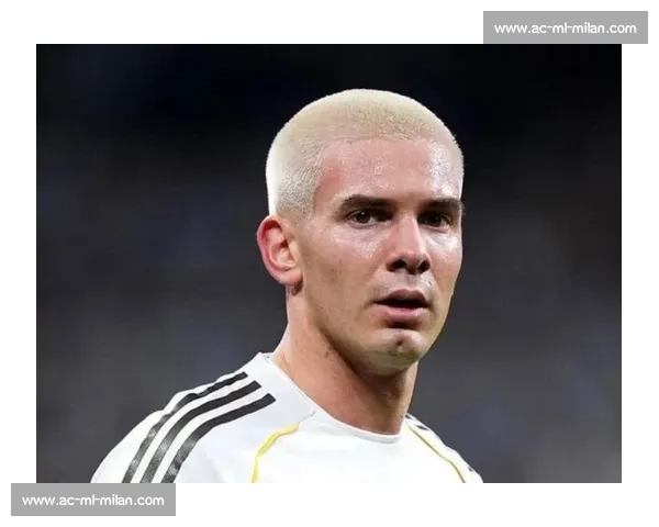 马斯坦托诺创纪录领跑 U17 转会费 TOP10!贝林厄姆、佩德里分列二、四位 马斯坦托诺创纪录领跑 U17 转会费 TOP10!贝林厄姆、佩德里分列二、四位